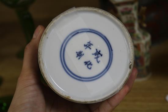 A collection of Chinese ceramics,